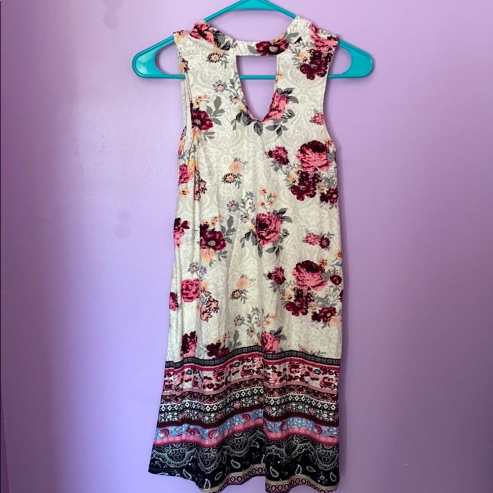Floral print dress keyhole back